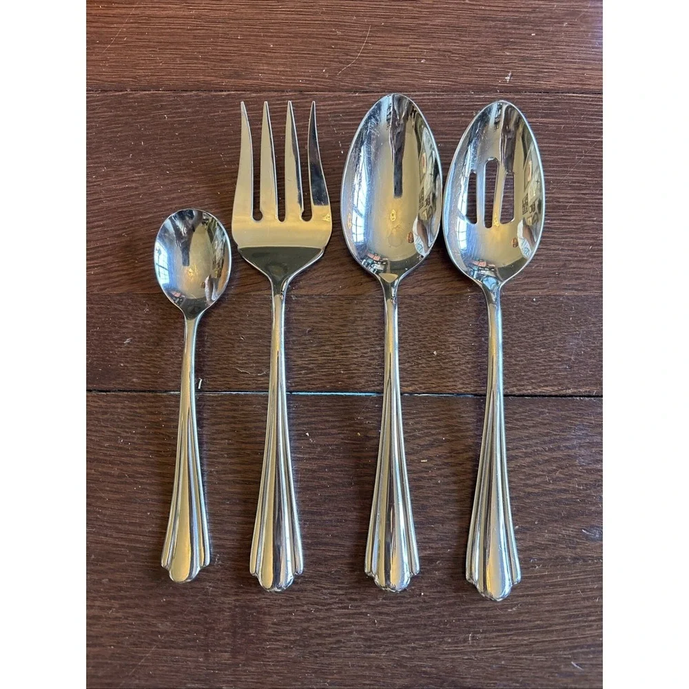 Serving Set Of 4 Petal By Hampton Silversmith Discontinued Stainless Glossy